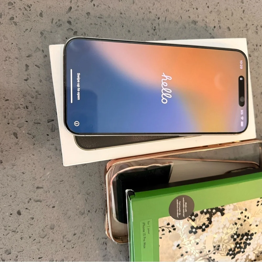Apple iPhone 15 Pro Max 256GB Natural Titanium Unlocked